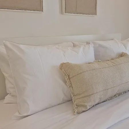 Semesterbostad Bela Vista Townhouse With Pool Luz